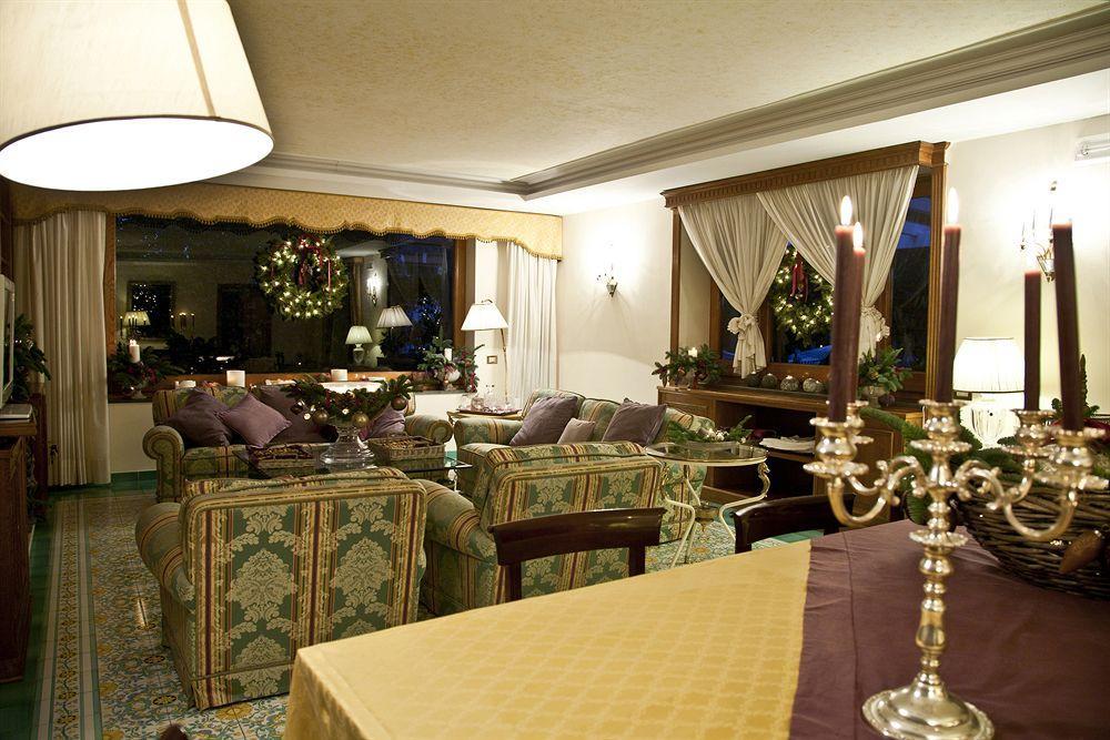 Villa La Terrazza Suites Sorrento Exteriör bild